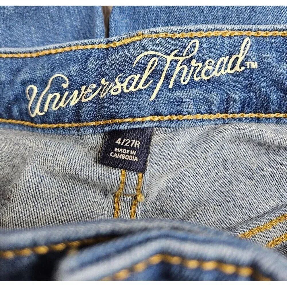 Universal Thread Womens Size 4 / 27 High Rise Skinny Distressed Denim Blue Jeans